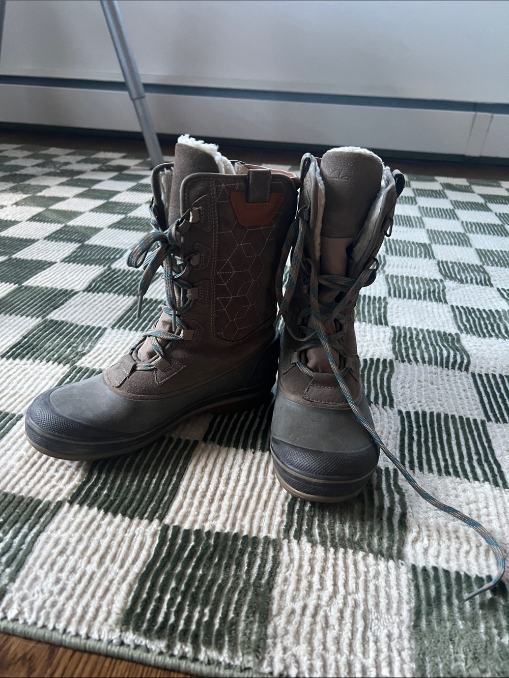 Clark’s Women’s Brown Winter Lace-Up Boots